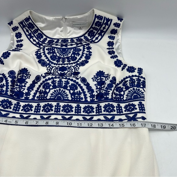 Katherine Kelly Embroidered Sleeveless Sheath Dress Scoop Neck White Blue Sz 14 - Picture 6 of 7